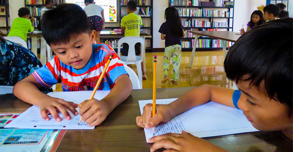 해외사업장에서는 장애아동의 교육권 보장과 장애와 비장애 아동이 함께 어우러져 살아가는 환경을 위해 다양한 사업을 진행하고 있습니다.
