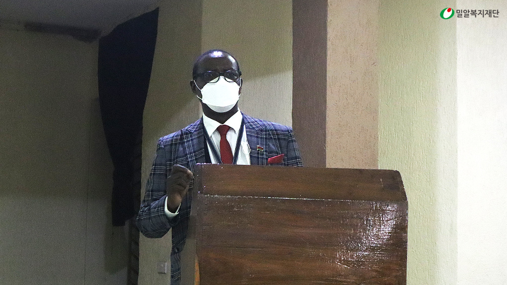 워크숍에 참석한 말라위 콜린스 카자와(Collins Kajawa) 국회의원.jpg