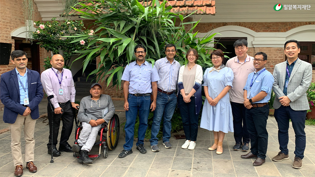 네팔 ‘장애포괄적 직업훈련지침’ 수립을 위한 TF(장애당사자, 정부 관계자 등).jpg