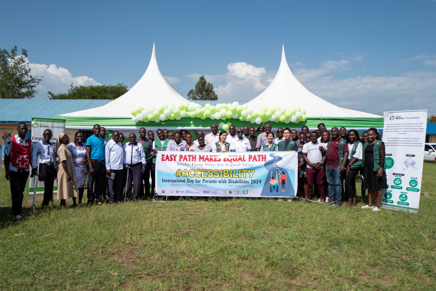 케냐 현지에서 장애인식개선캠페인을 진행한 밀알복지재단 케냐지부.jpg