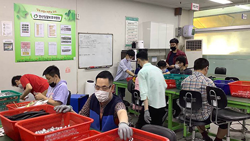 [밀알 대학생기자단] 일과 사람이 행복한 공간, 안산밀알보호작업장의 현장을 살펴보다