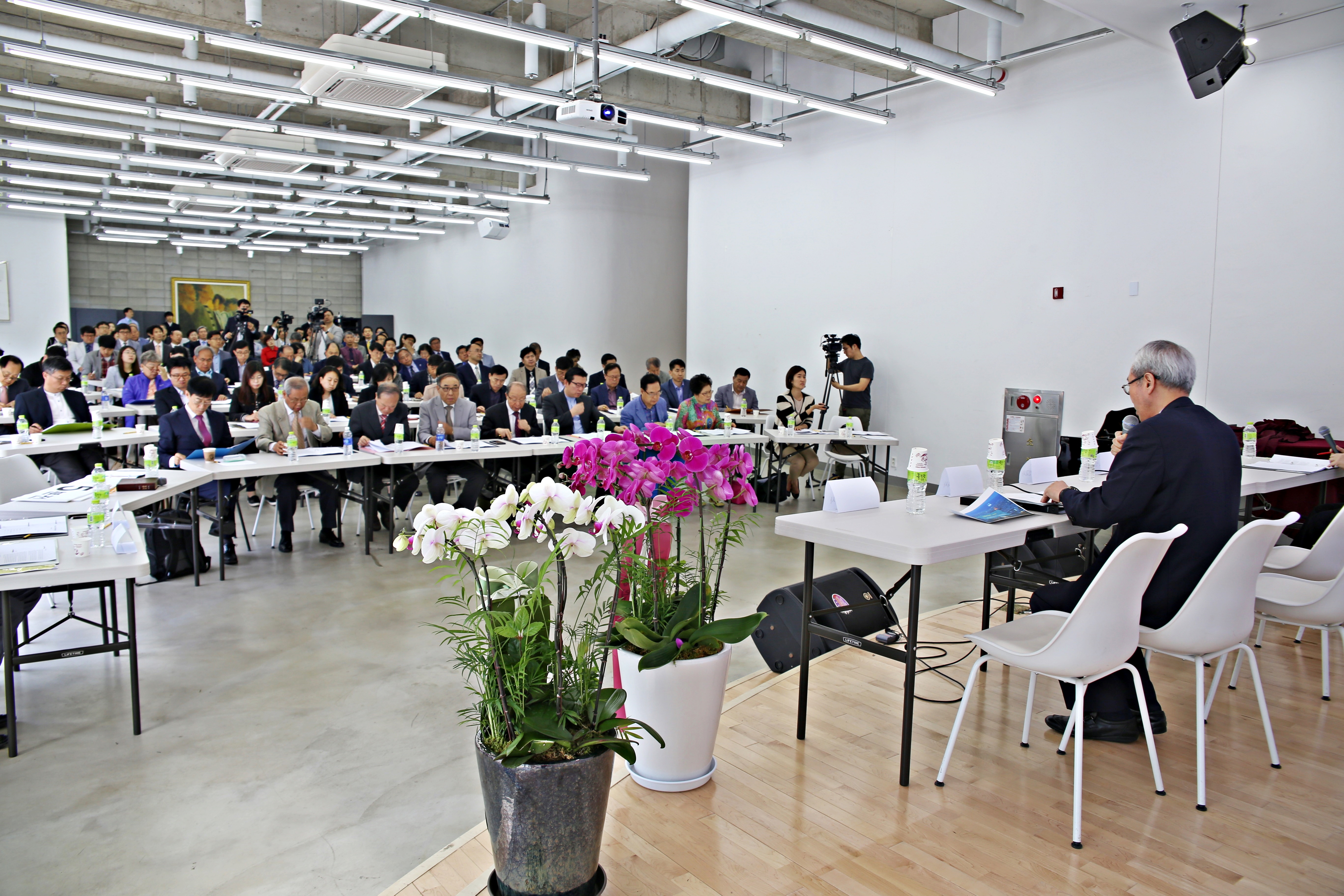 은퇴자를 위한 노인복지주택 건립에 대한 세미나 열려